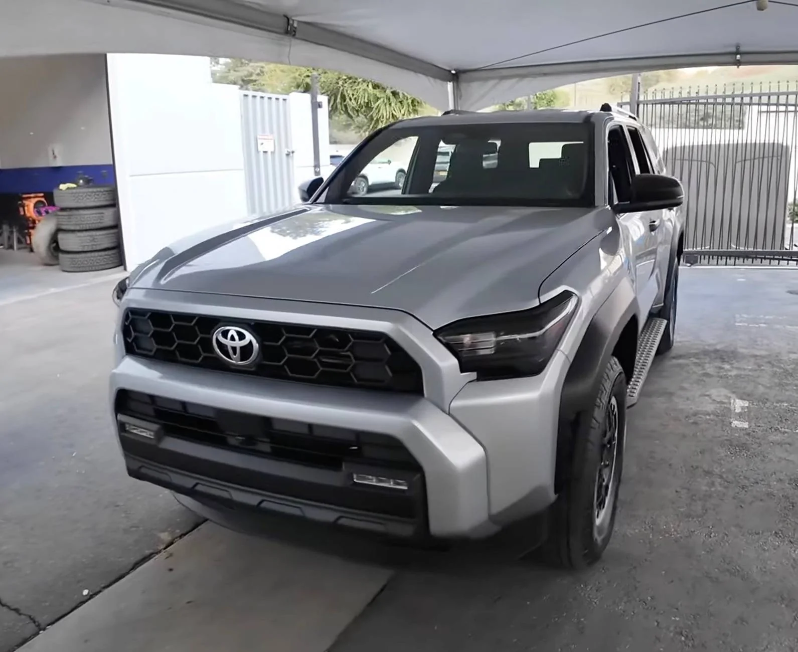 2025 4runner 6th gen CUTTING EDGE (Silver) Photos 4Runner 6th Gen (2025+) 4runner-trd-off-road-exterior-glacier-silver-7-jpg