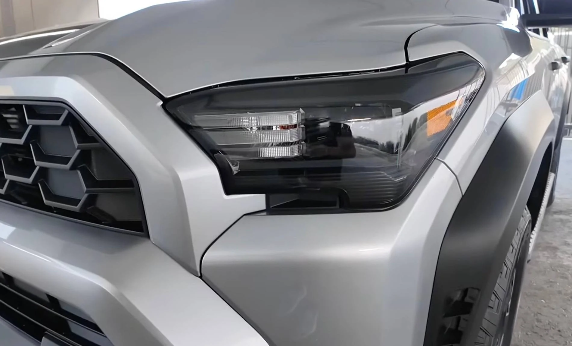 2025 4runner 6th gen CUTTING EDGE (Silver) Photos 4Runner 6th Gen (2025+) runner-trd-off-road-exterior-glacier-silver-12-jpg