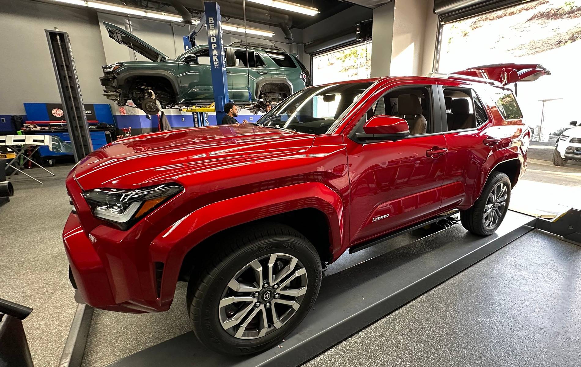 2025 Toyota 4runner SUPERSONIC RED Photos 4Runner 6th Gen (2025+) Supersonic Red 2025 4runner 6th gen Limited 4