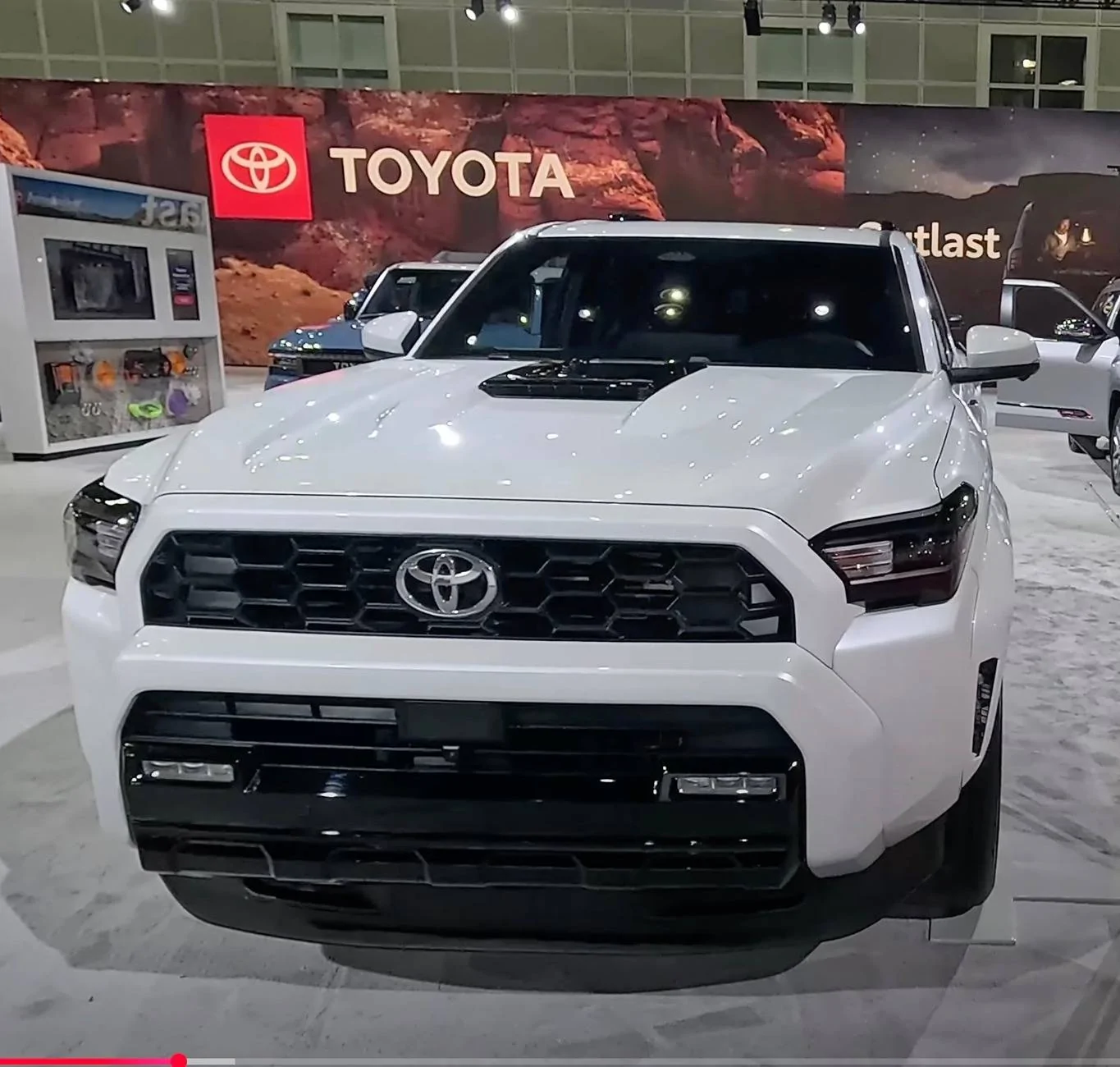 2025 4runner 6th gen TRD Sport Premium (Wind Chill Pearl / Black Interior) 2025 4Runner 6th Gen photos/video review @ LA Auto Show TRD Sport Premium windchill pearl : black interior 2025 toyota 4runner 6th gen photos exterio