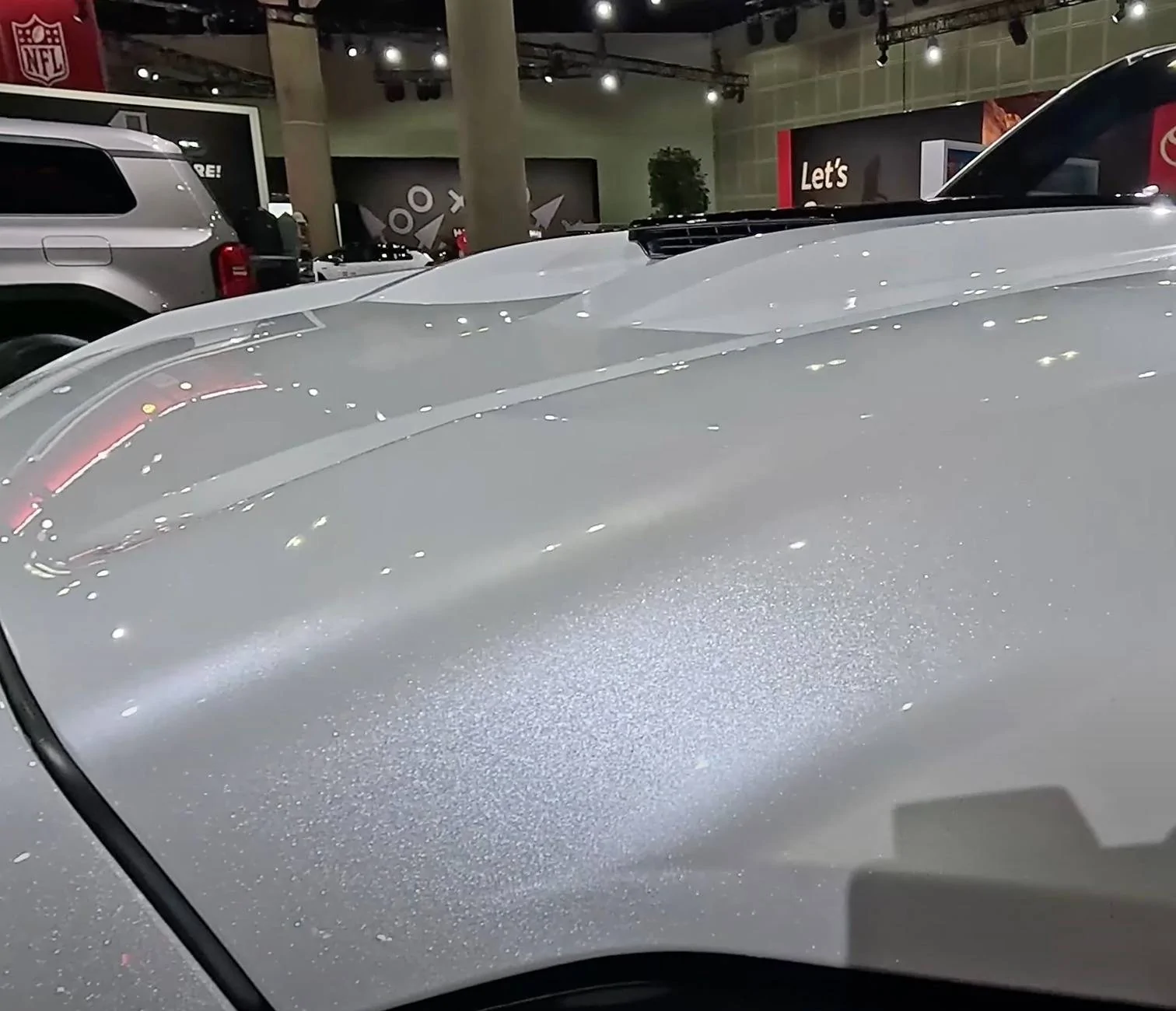 2025 4runner 6th gen TRD Sport Premium (Wind Chill Pearl / Black Interior) 2025 4Runner 6th Gen photos/video review @ LA Auto Show TRD Sport Premium windchill pearl : black interior 2025 toyota 4runner 6th gen photos exterio