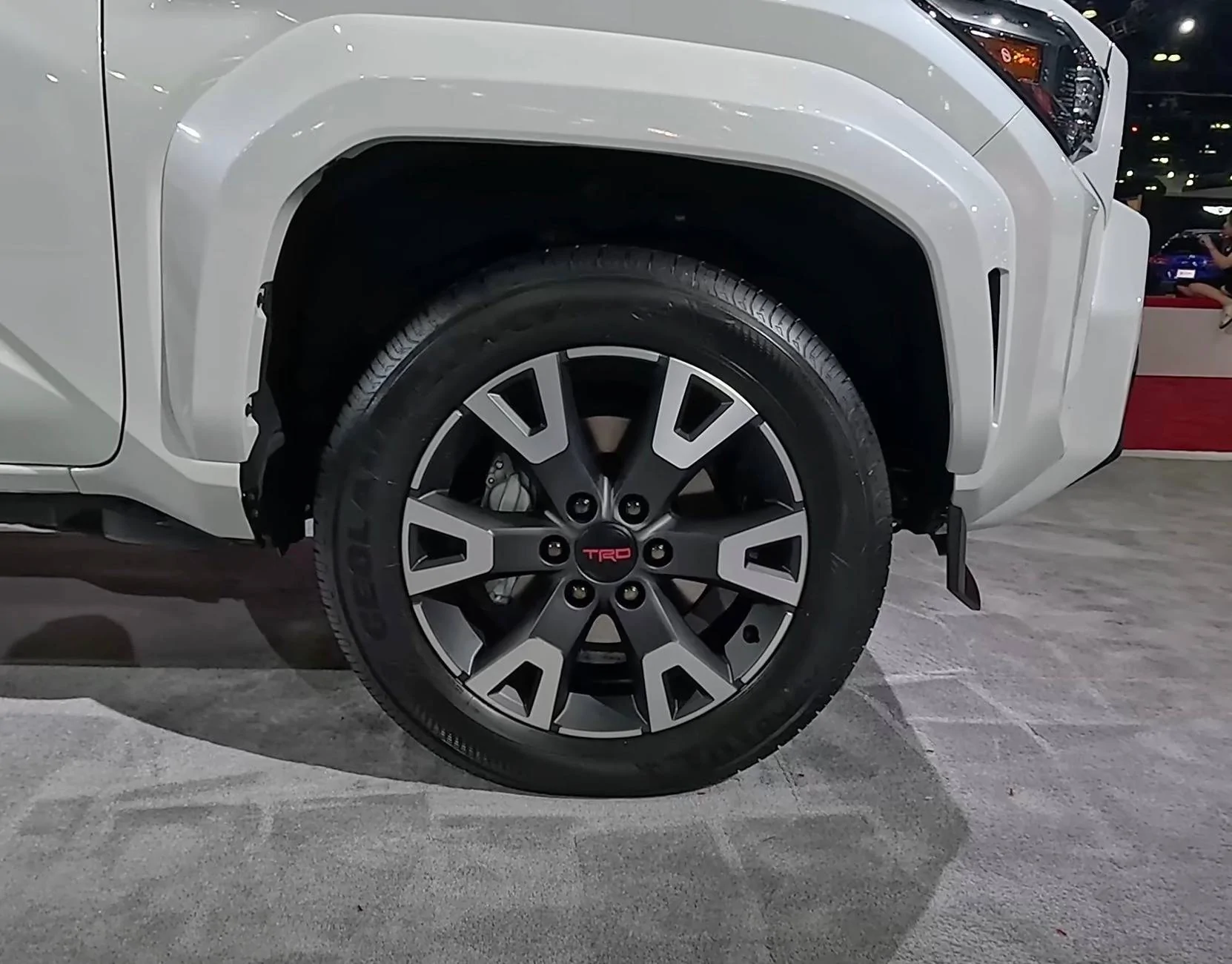 2025 4runner 6th gen TRD Sport Premium (Wind Chill Pearl / Black Interior) 2025 4Runner 6th Gen photos/video review @ LA Auto Show TRD Sport Premium windchill pearl : black interior 2025 toyota 4runner 6th gen photos exterio