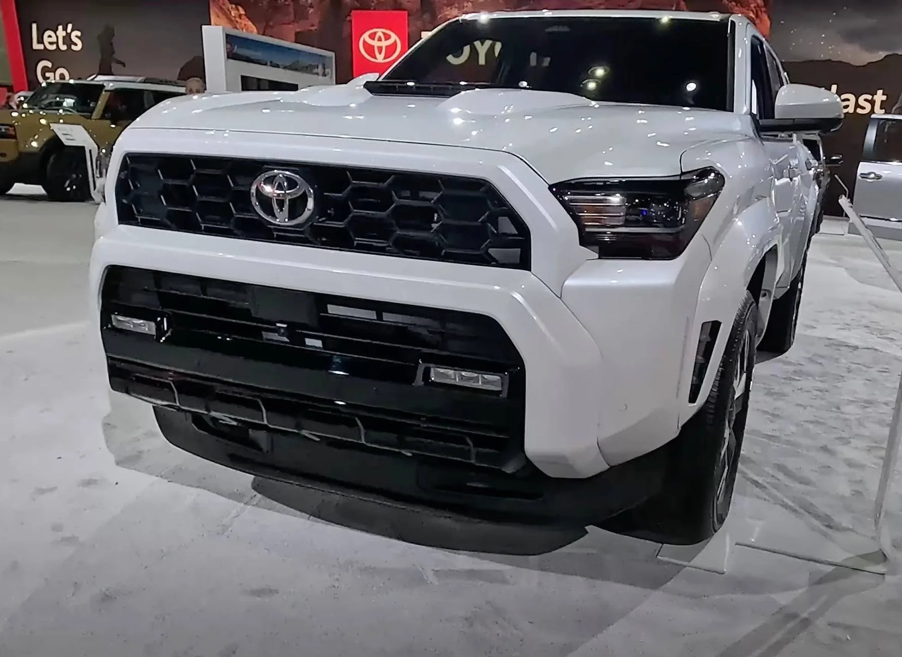 2025 4runner 6th gen WIND CHILL PEARL Photos 4Runner 6th Gen (2025+) or-2025-toyota-4runner-6th-gen-photos-exterior-jpg