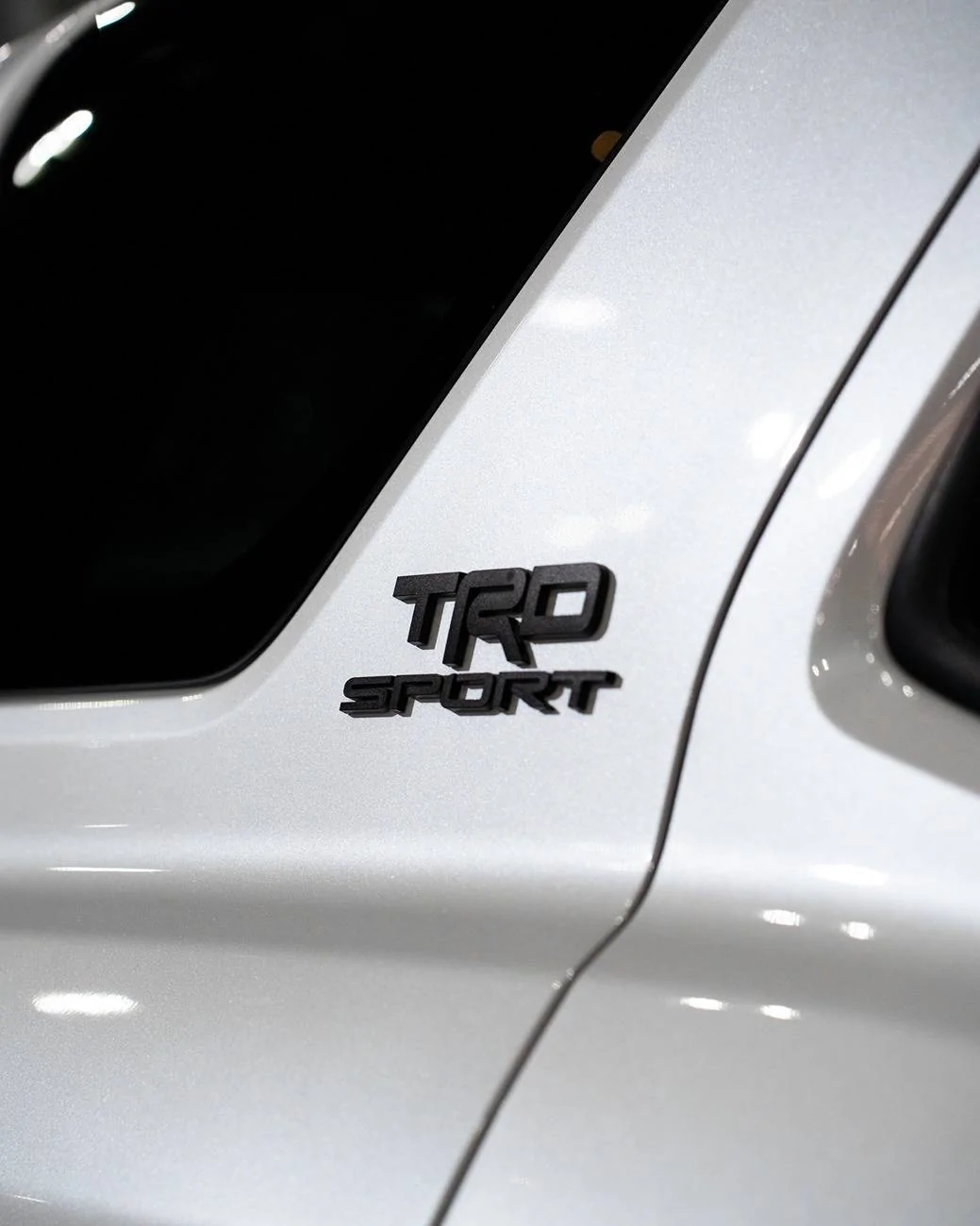 2025 4runner 6th gen WIND CHILL PEARL Photos 4Runner 6th Gen (2025+) l-pearl-white-trd-sport-2025-4runner-6th-gen-2-jpg