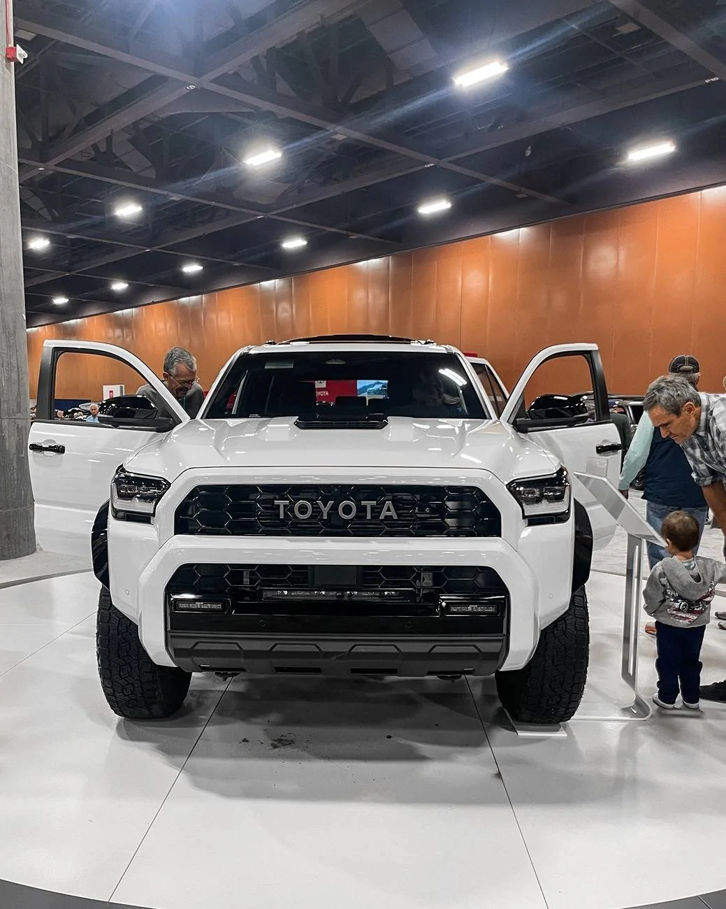 2025 4runner 6th gen ICE CAP WHITE Photos 4Runner 6th Gen (2025+) white-2025-4runner-trd-pro-arizona-auto-show-1-jpg