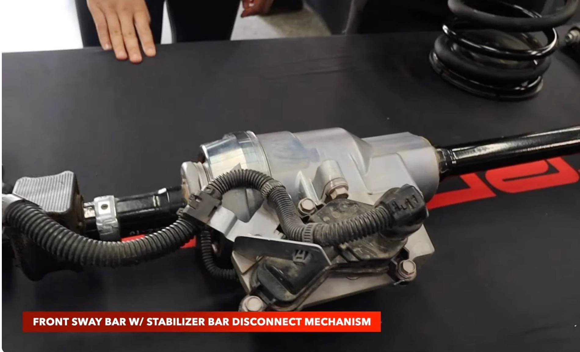 2025 4runner 6th gen 4Runner Factory Parts Review (Sway Bar, Fox Shocks, Bump Stop, Skid Plate, Air Intake) + TRD Off-Road walkaround by Chloe Kuo front sway bar stabilizer bar disconnect 2025 4runner 6th gen