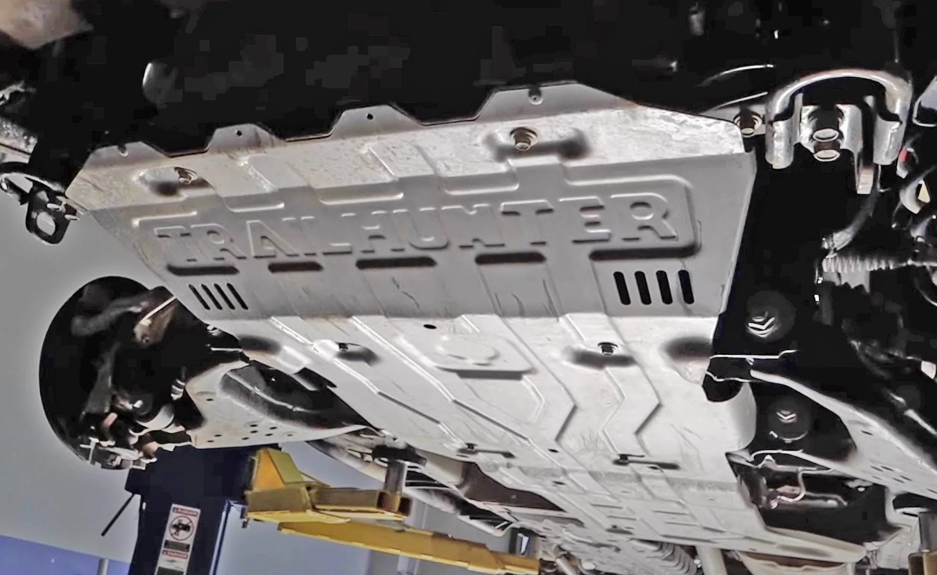 2025 4runner 6th gen 4Runner Factory Parts Review (Sway Bar, Fox Shocks, Bump Stop, Skid Plate, Air Intake) + TRD Off-Road walkaround by Chloe Kuo trailhunter skid plate undercarriage underbody 6th gen 2025 4runner