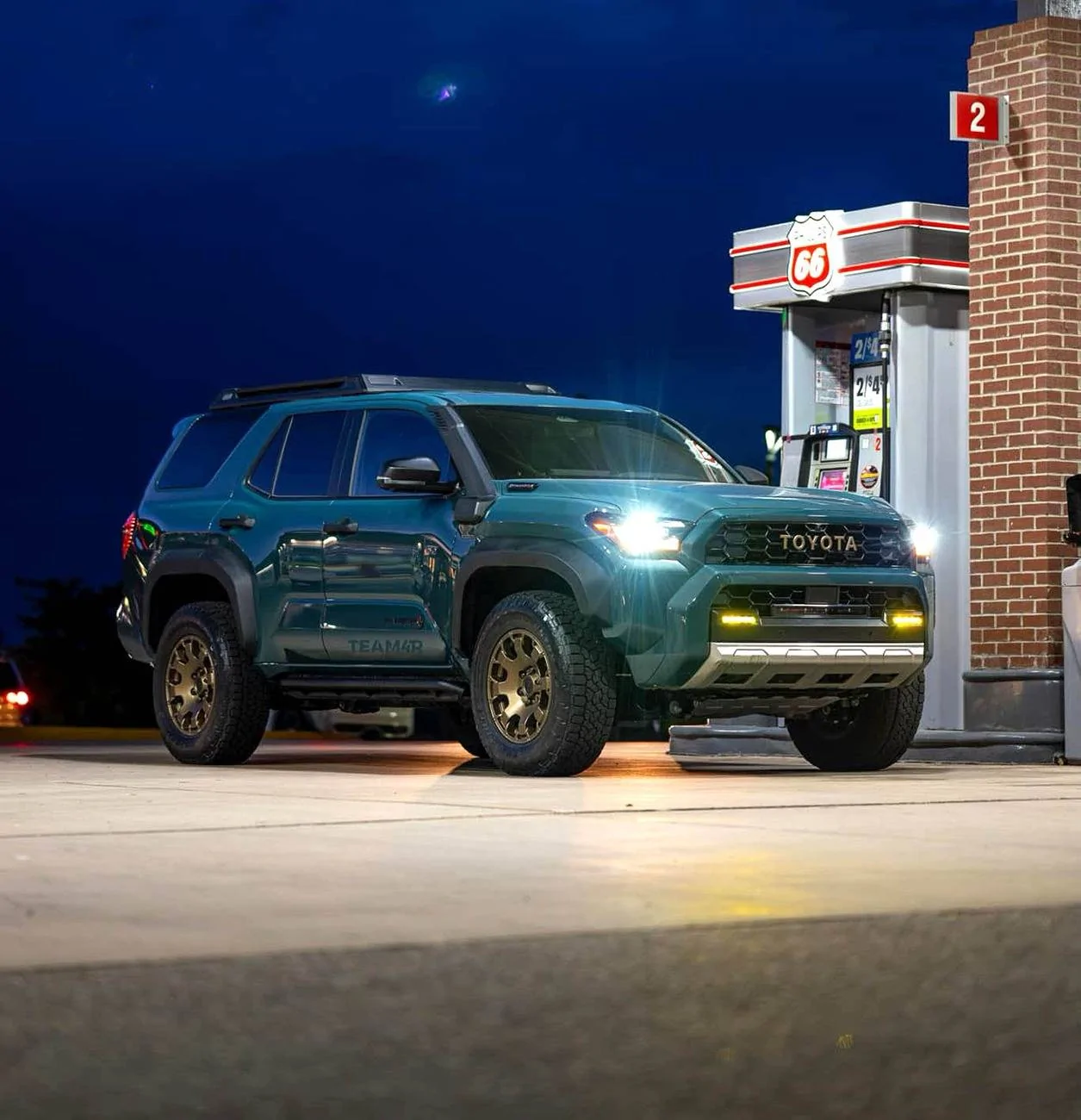 2025 4runner 6th gen EVEREST Photos 4Runner 6th Gen (2025+) trailhunter 4runner everest color - 2025 toyota 4runner 6th gen gas station 3