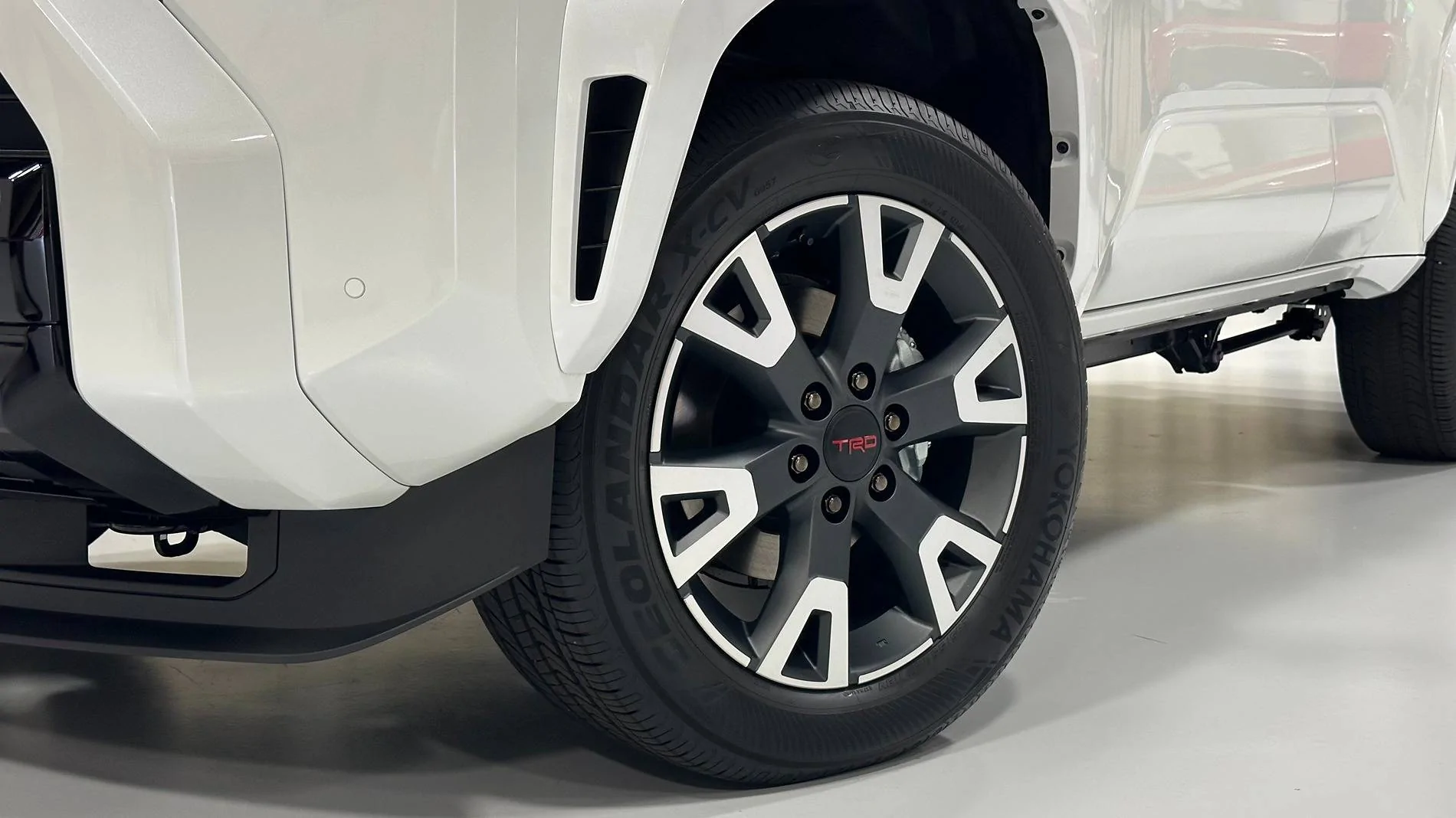 2025 4runner 6th gen WIND CHILL PEARL Photos 4Runner 6th Gen (2025+) 20%22 TRD Sport Premium Wheels  Wind Chill Pearl TRD Sport Premium 2025 toyota 4runner gen 6 8