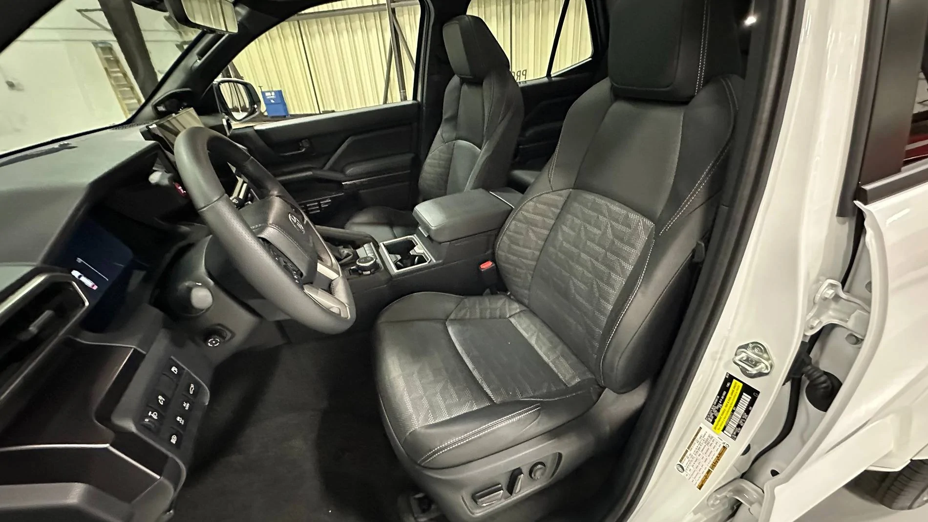 2025 4runner 6th gen WIND CHILL PEARL Photos 4Runner 6th Gen (2025+) Black Interior & Wind Chill Pearl TRD Sport Premium 2025 toyota 4runner gen 6 2