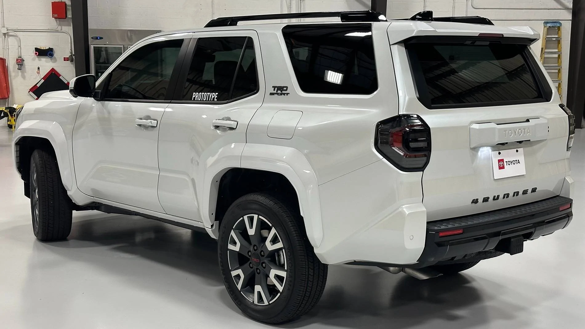 2025 4runner 6th gen TRD Sport Premium (Wind Chill Pearl / Black Interior) 2025 4Runner 6th Gen photos/video review @ LA Auto Show trd-sport-premium-2025-toyota-4runner-gen-6-7-jpeg