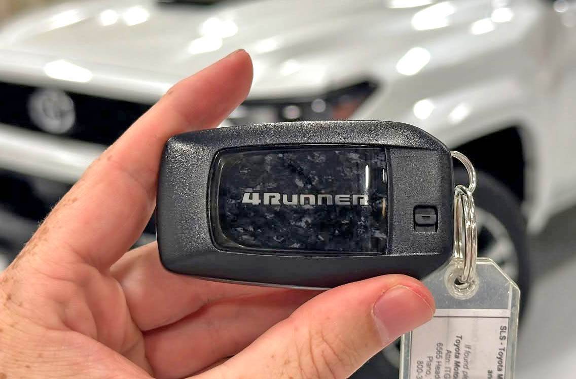 2025 4runner 6th gen WIND CHILL PEARL Photos 4Runner 6th Gen (2025+) keyfob-2025 4runner 6th gen