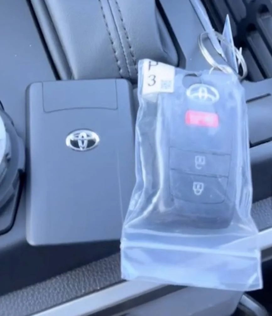 2025 4runner 6th gen Key Fob / Slim Credit Card Key Fob - Photos key fob vs slim card keyfob 2025 4runner 6th gen