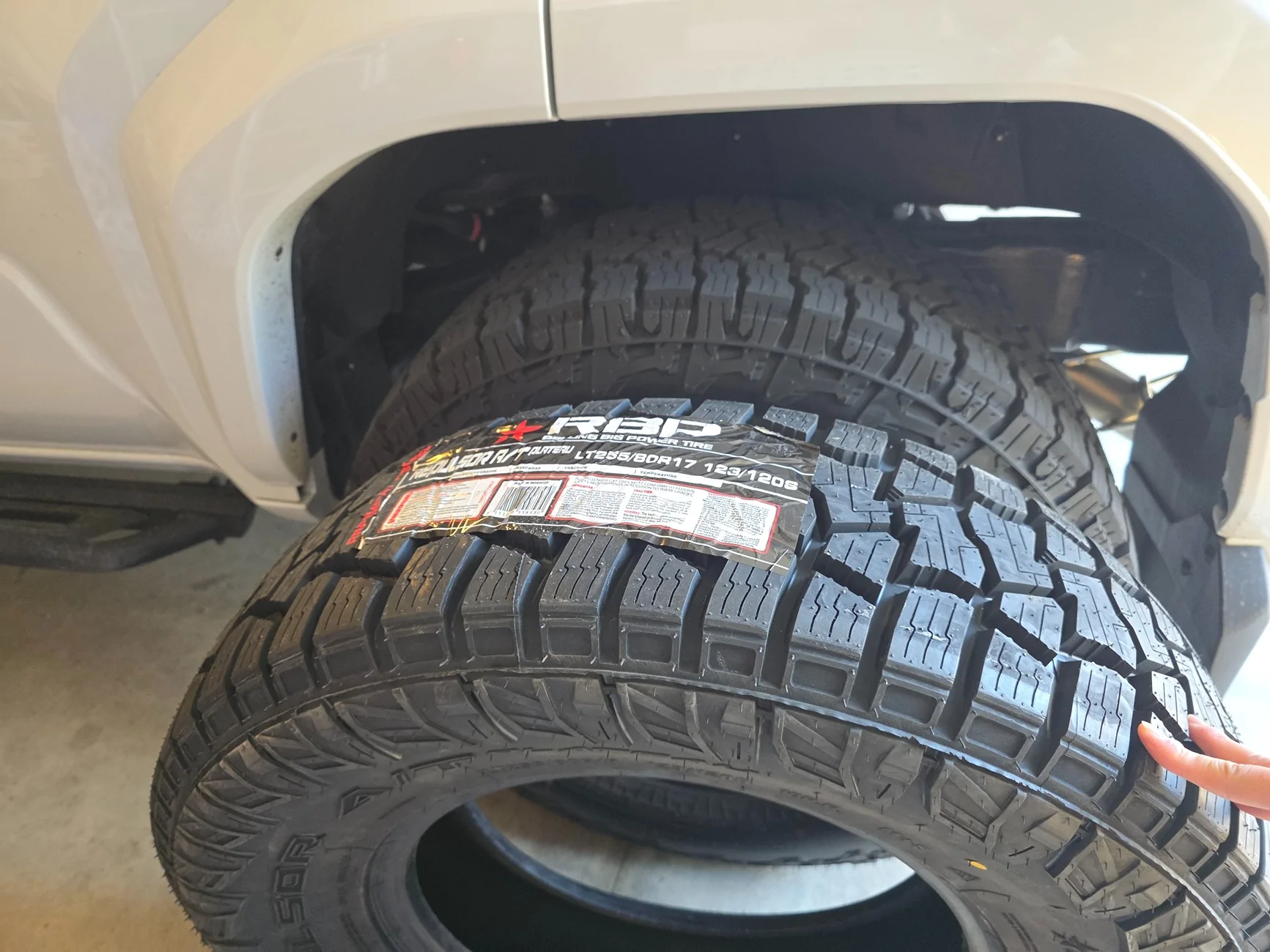 2025 2026 4runner 6th gen Changed out spare tire to 33". Fits perfectly undercarriage! 20260917_165213