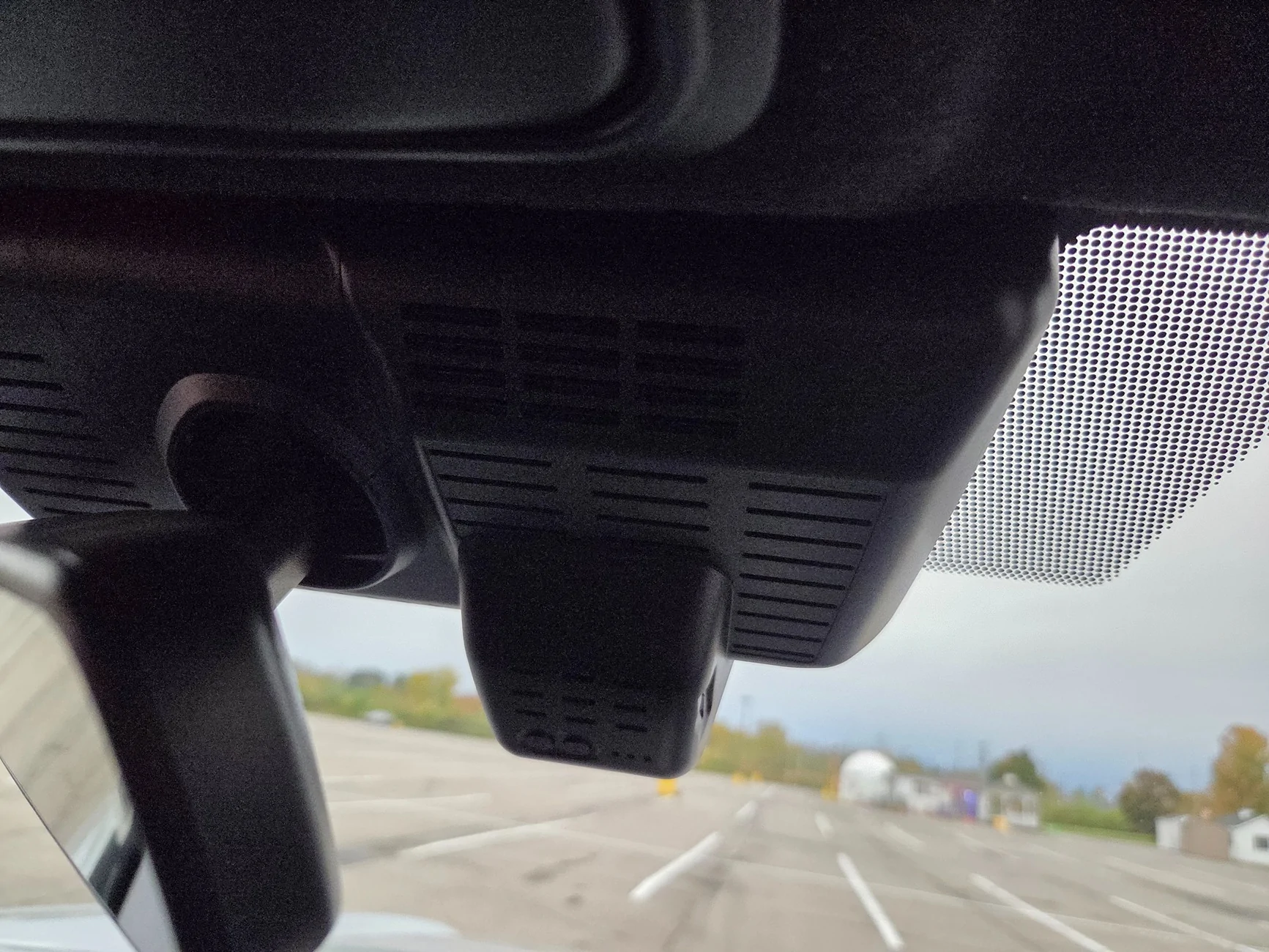 2025 2026 4runner 6th gen How to: access the OEM dash cam connector for a dashcam install 20261014_075227