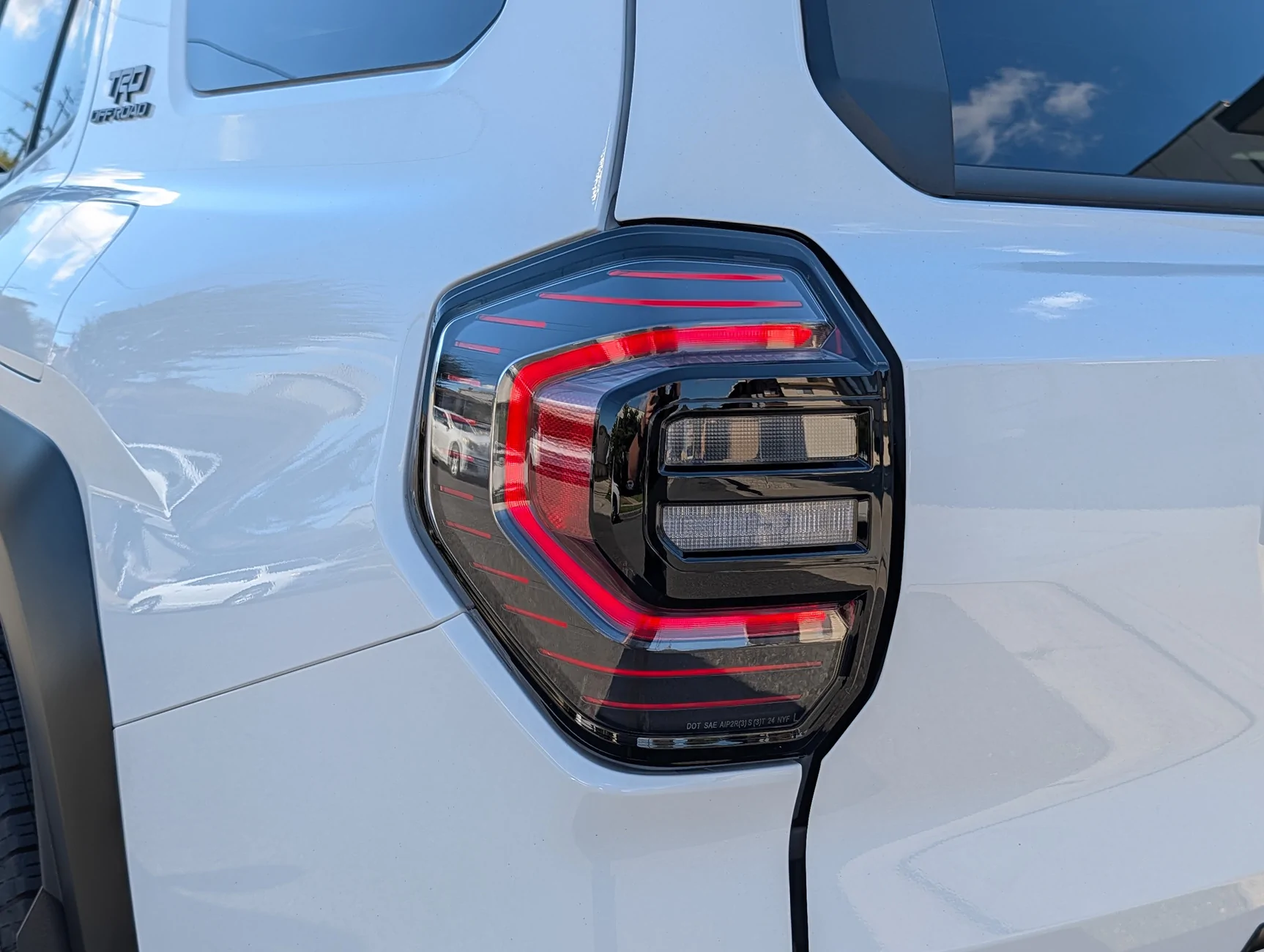 2025 2026 4runner 6th gen Premium taillight replica/knockoffs from eBay installed PXL_20261023_215131504