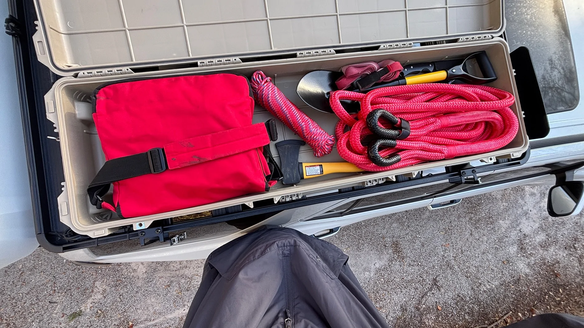 2025 2026 4runner 6th gen What boxes are you guys using on your roof racks? IMG_4052