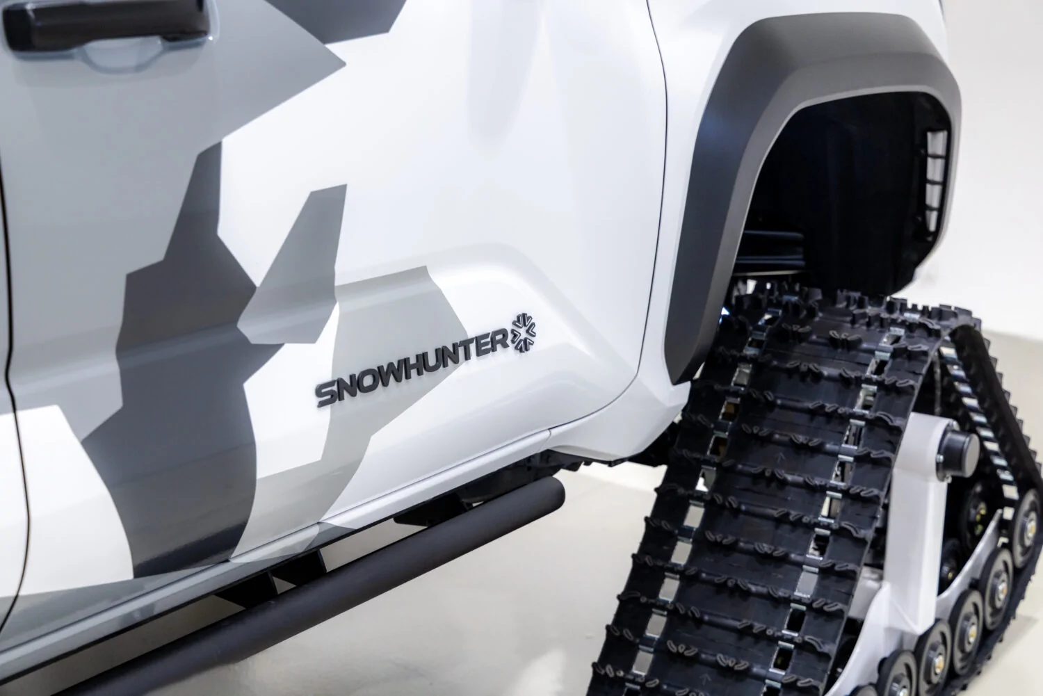 2025 2026 4runner 6th gen Snowhunter 4Runner on Tracks Unleashed for 2026 SEMA Show Snowhunter_4Runner_2026-7-1500x1001