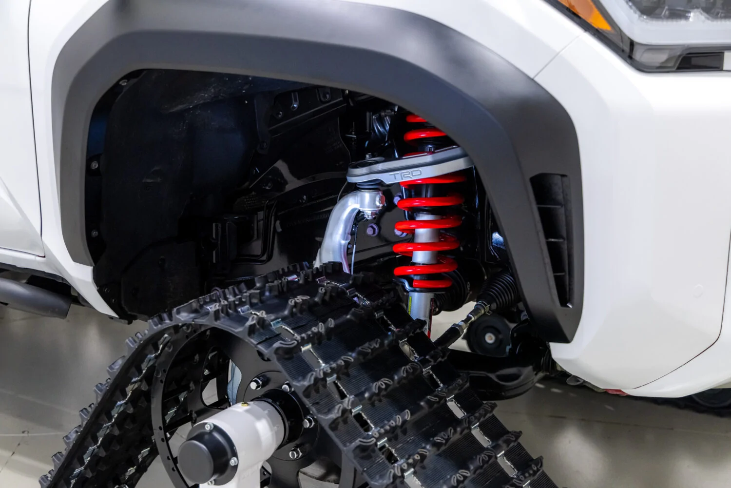 2025 2026 4runner 6th gen Snowhunter 4Runner on Tracks Unleashed for 2026 SEMA Show Snowhunter_4Runner_2026-6-1500x1001