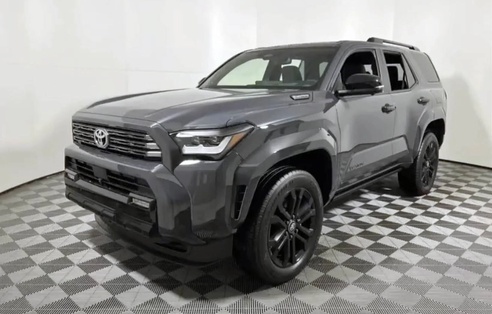 Platinum 4runner Underground color exterior 3.jpg