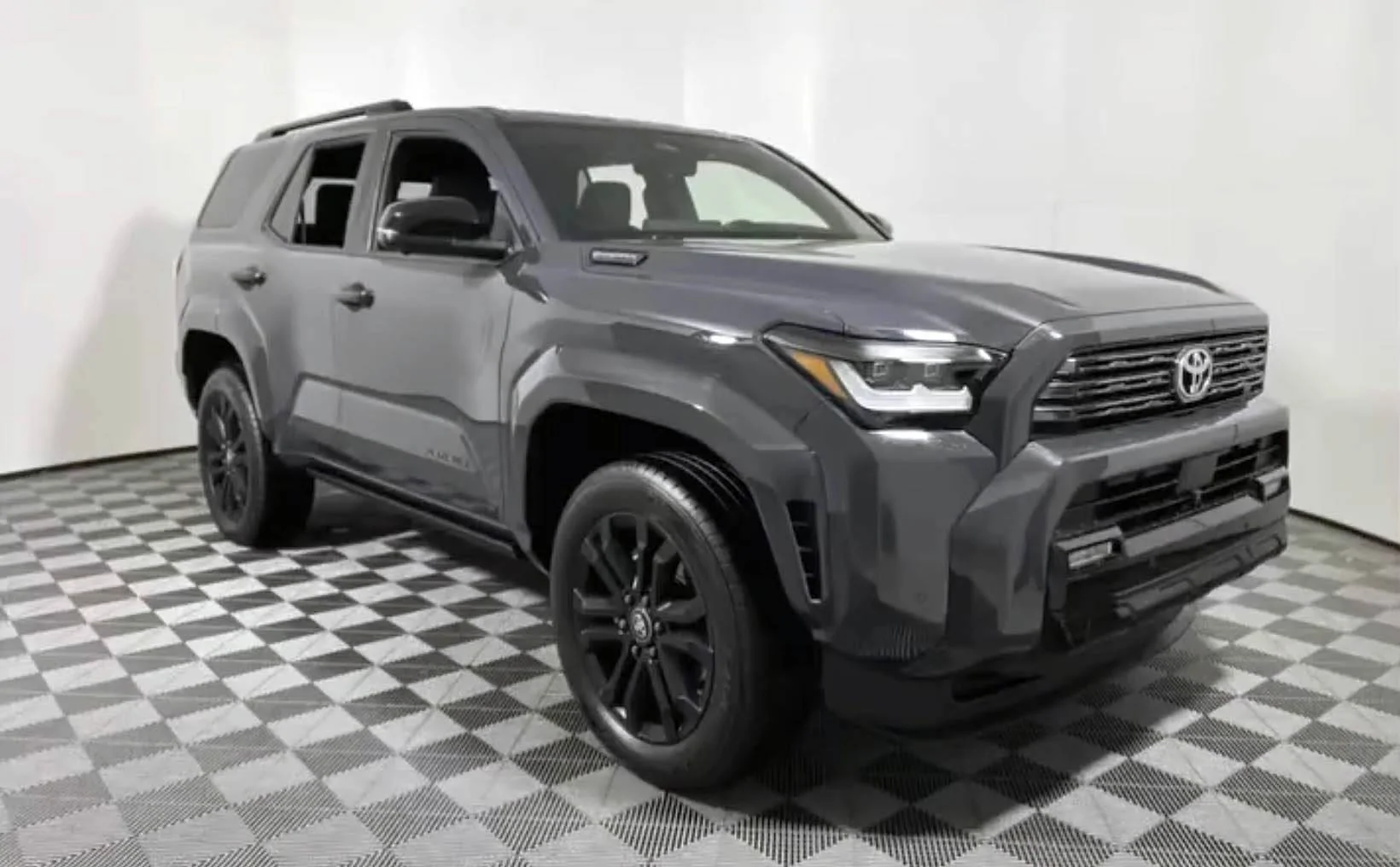 Platinum 4runner Underground color exterior 5.jpg