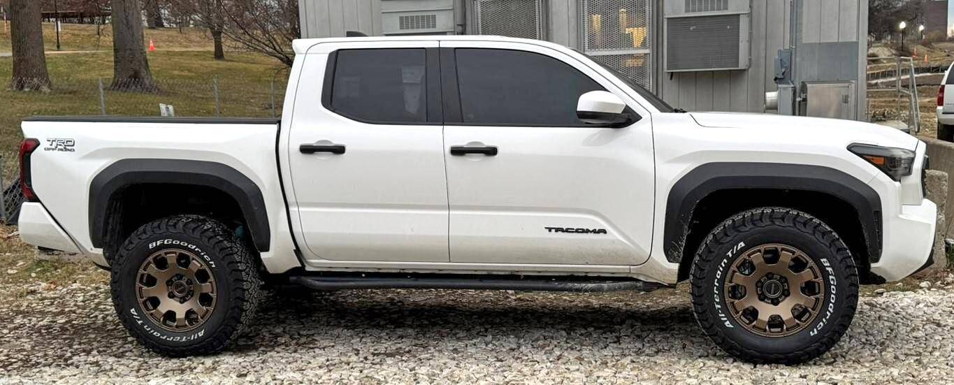 2025 4runner 6th gen KO3 tires (275/70R18) tires + Trailhunter wheels fit on stock TRD Off-Road -- no lift, no rub img_2484-