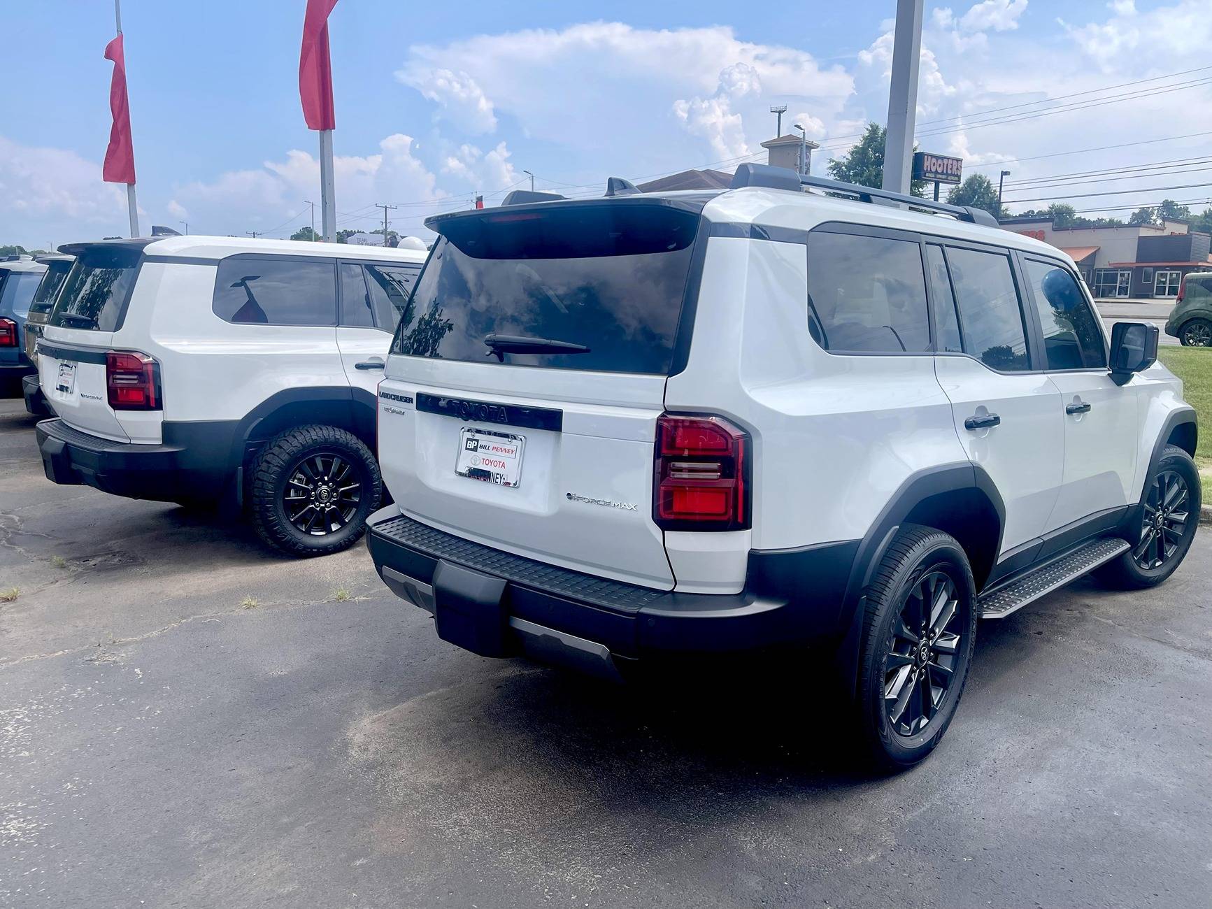 2025 4runner 6th gen WIND CHILL PEARL Photos 4Runner 6th Gen (2025+) Wind Chill Pearl white vs. Ice Cap white Toyota