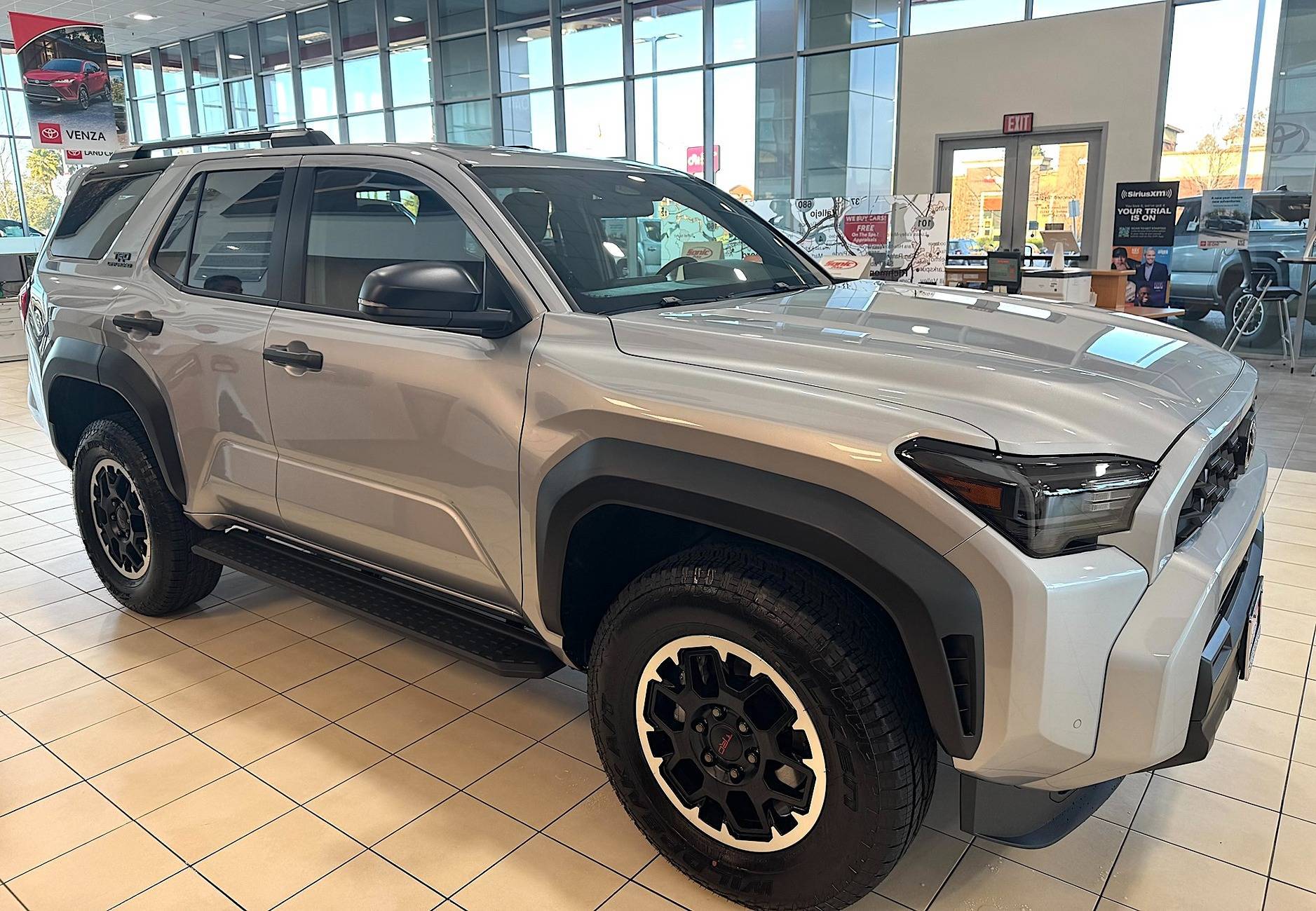 2025 4runner 6th gen CUTTING EDGE (Silver) Photos 4Runner 6th Gen (2025+) edge-color-trd-off-road-2025-4runner-6th-gen-2-
