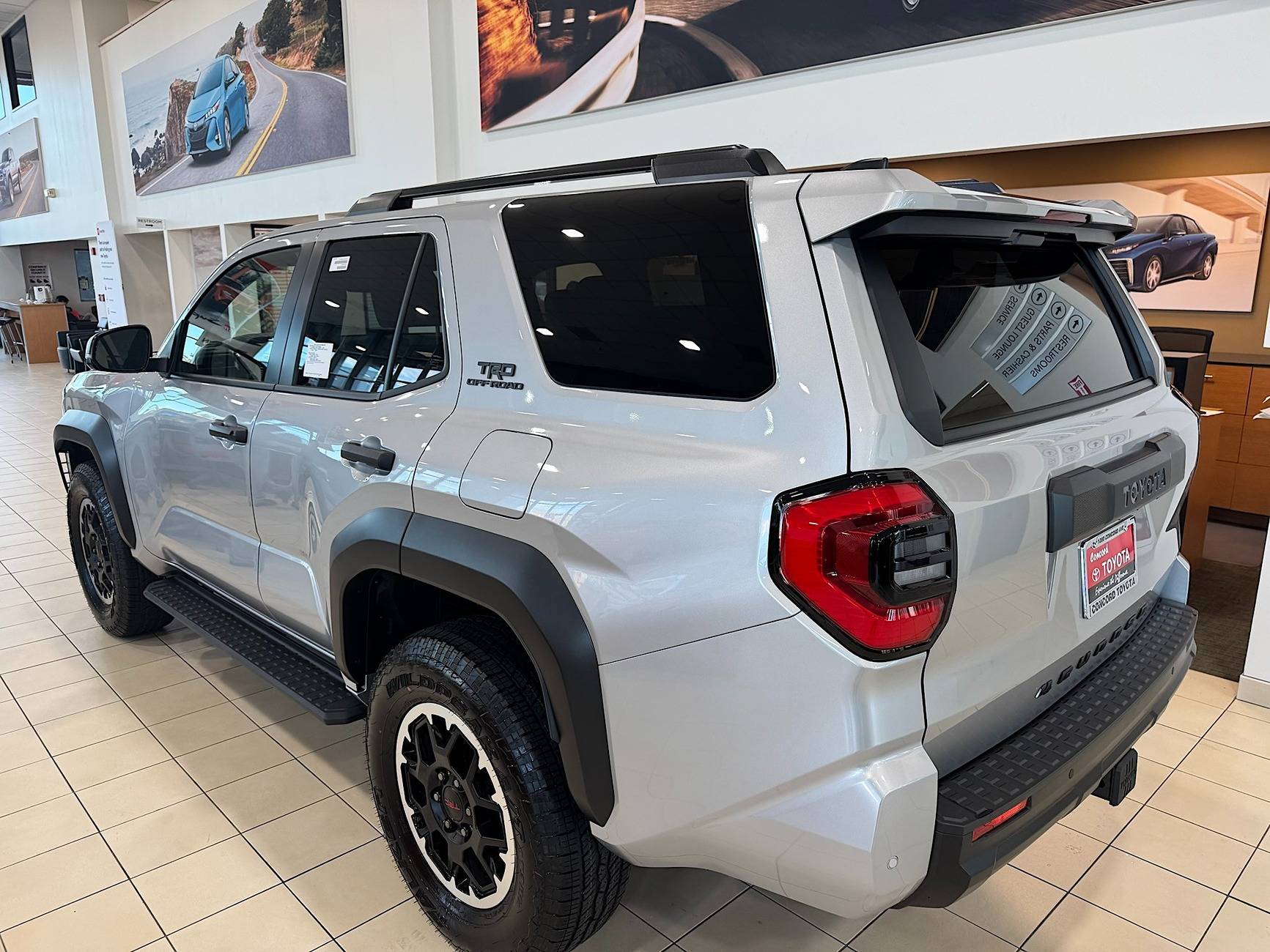 2025 4runner 6th gen CUTTING EDGE (Silver) Photos 4Runner 6th Gen (2025+) edge-color-trd-off-road-2025-4runner-6th-gen-3-