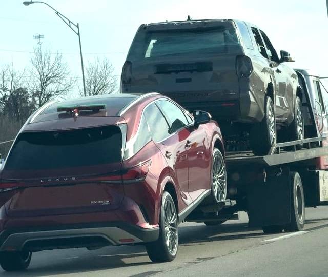 2025 4runner 6th gen Totaled / crashed 2025 4Runner TRD Pro spotted 2025-4runner-crashed-v0-lhk0rr7y0mde1