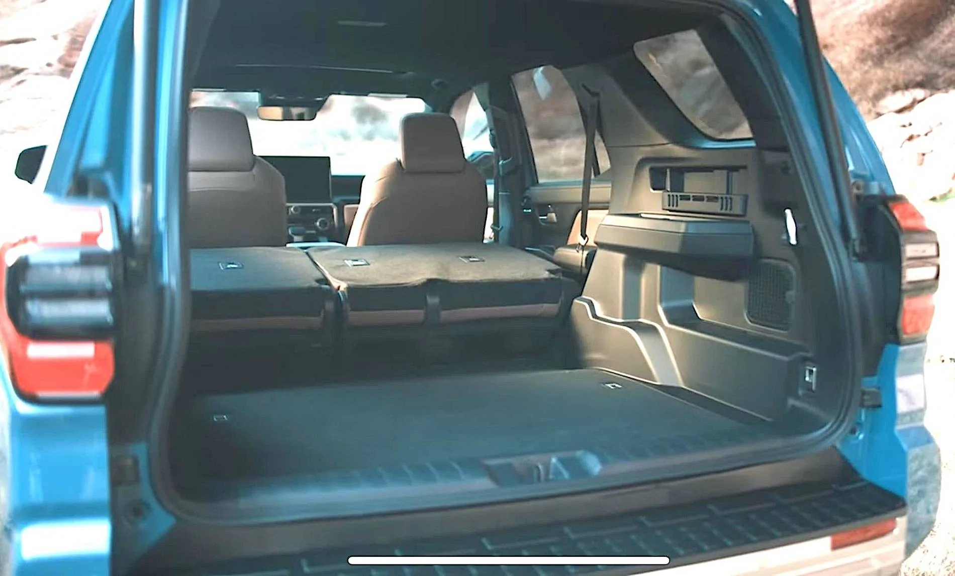 2025 4runner 6th gen Back feat folds flat in 2025 4Runner 6th Gen (Hybrid & Non-Hybrid) 2025 4runner back seats folded non-hybrid