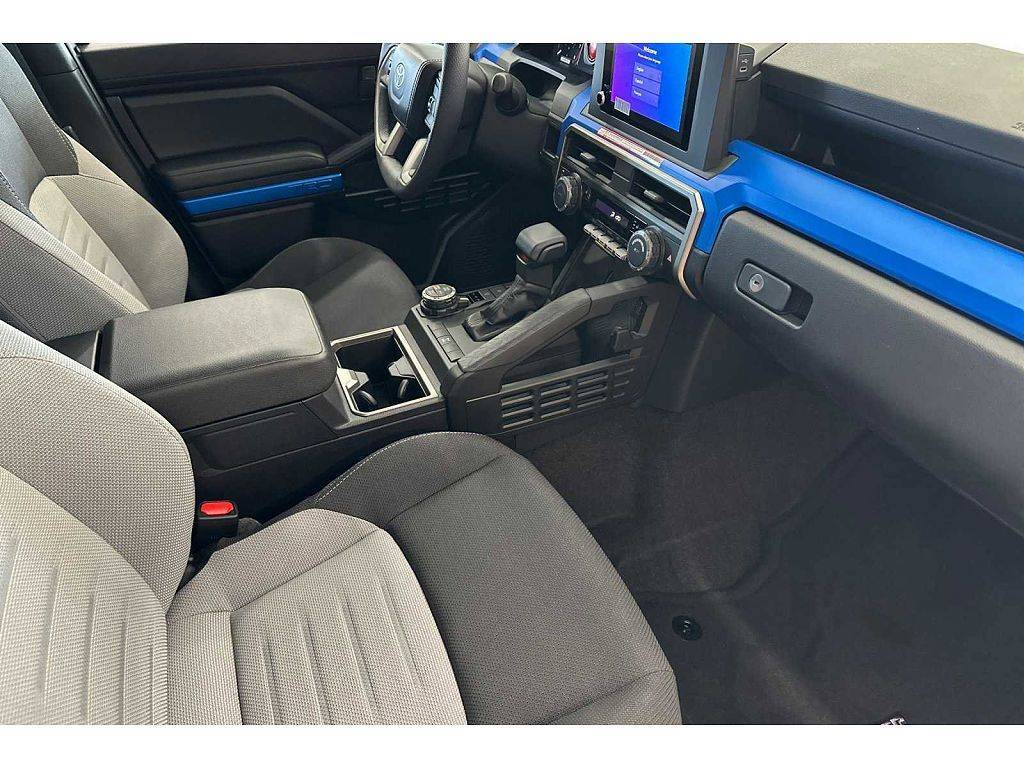 2025 4runner 6th gen Interior: BOULDER / BLACK - photos rd-off-road-2025-4runner-6th-gen-delivered-18-jpe