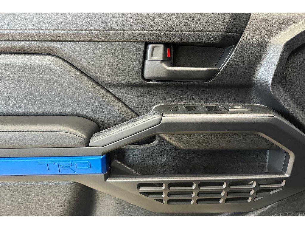 2025 4runner 6th gen Interior: BOULDER / BLACK - photos rd-off-road-2025-4runner-6th-gen-delivered-11-jpe