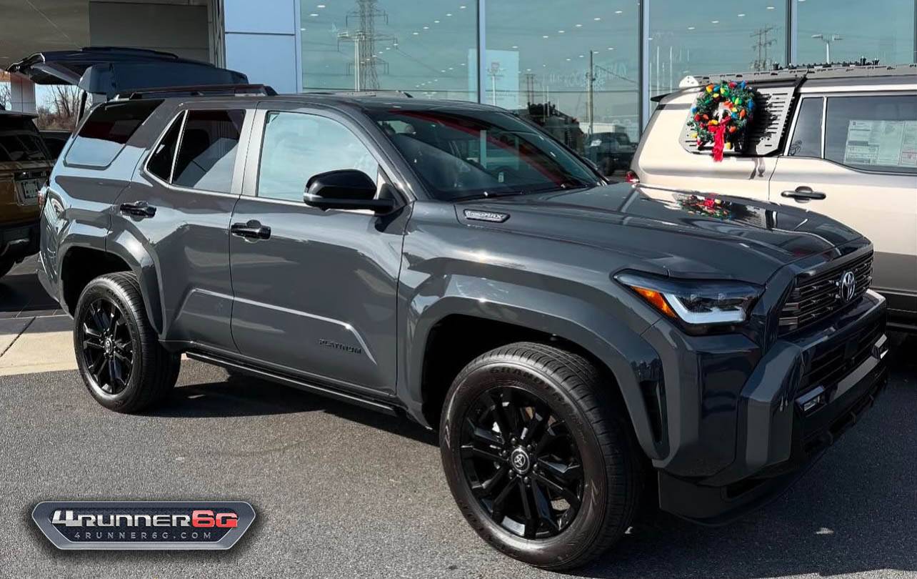 2025 4runner 6th gen Underground & Dark Navy Interior on Platinum 2025 4Runner - Pics & Video underground platinum hybrid 2025 4runner 6th gen