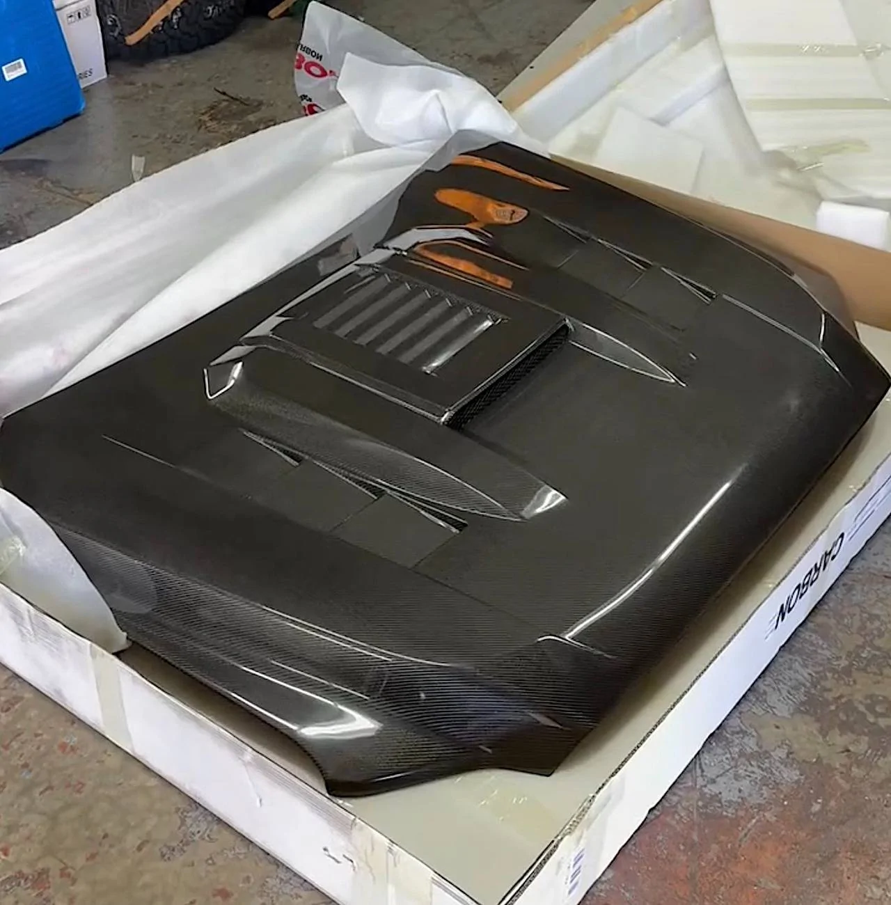 2025 Toyota 4runner Seibon Carbon Fiber Hood installed on 6th gen 4Runner build by MJMotorsports808 seibon carbon fiber hood for 2025 4runner 6gh gen