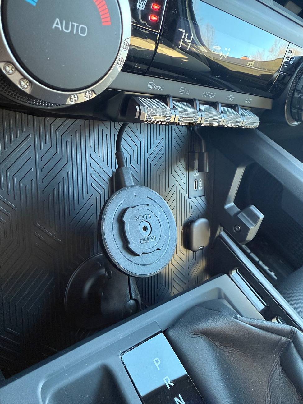 2025 4runner 6th gen Aftermarket wireless phone mount / charger set up (for trims without wireless charging pad) img_0584-jpe