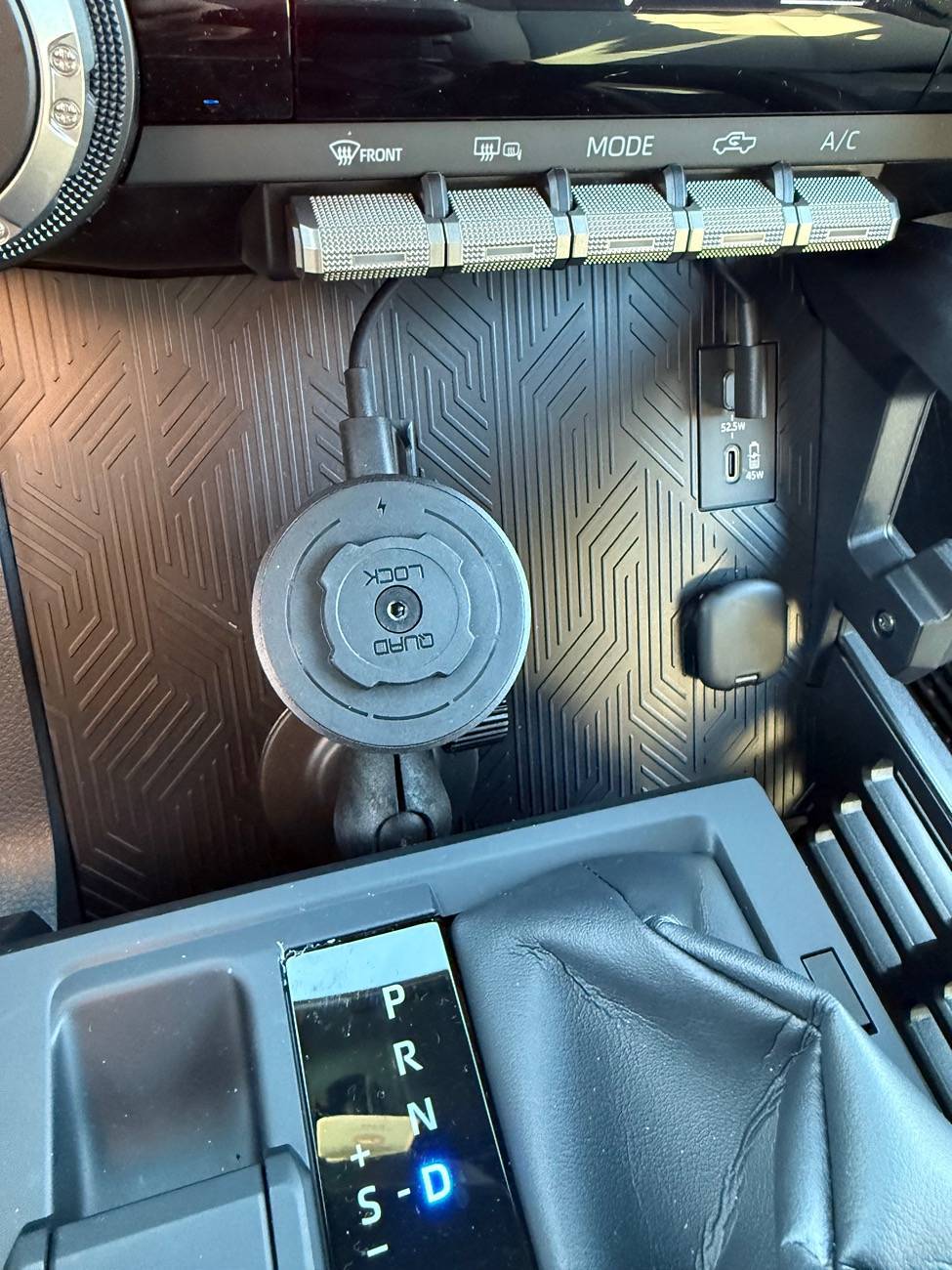2025 4runner 6th gen Aftermarket wireless phone mount / charger set up (for trims without wireless charging pad) img_0583-jpe