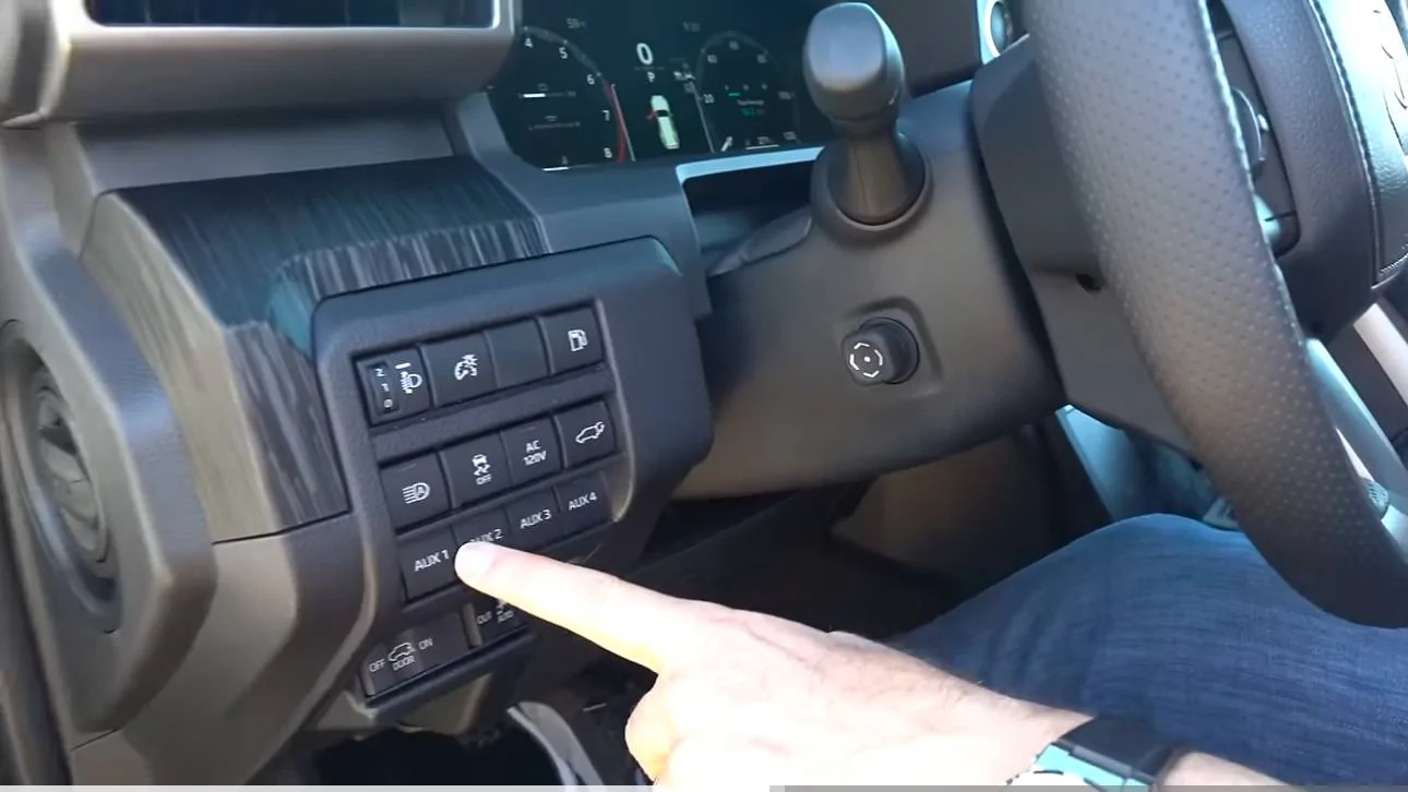 2025 4runner 6th gen Does the Platinum Trim comes with Auxiliary switches? IMG_9666