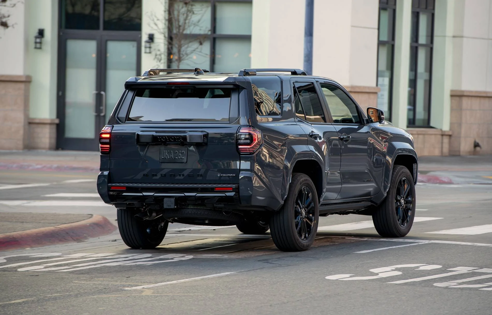 2025 4runner 6th gen Beautiful pics of Underground Platinum / Dark Navy Interior / HUD head-up display 2025_4Runner_Platinum_Underground_307