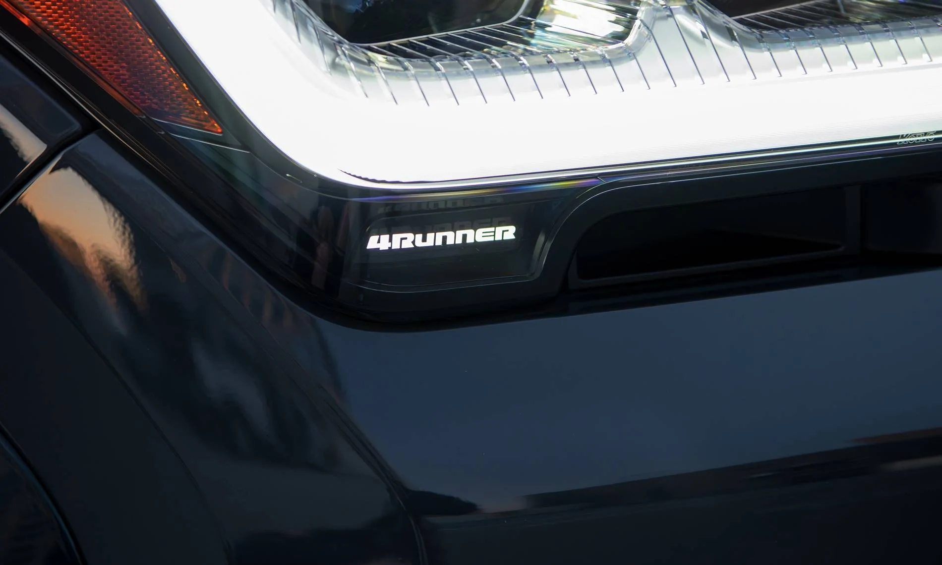 2025 4runner 6th gen Beautiful pics of Underground Platinum / Dark Navy Interior / HUD head-up display 2025_4Runner_Platinum_Underground_332