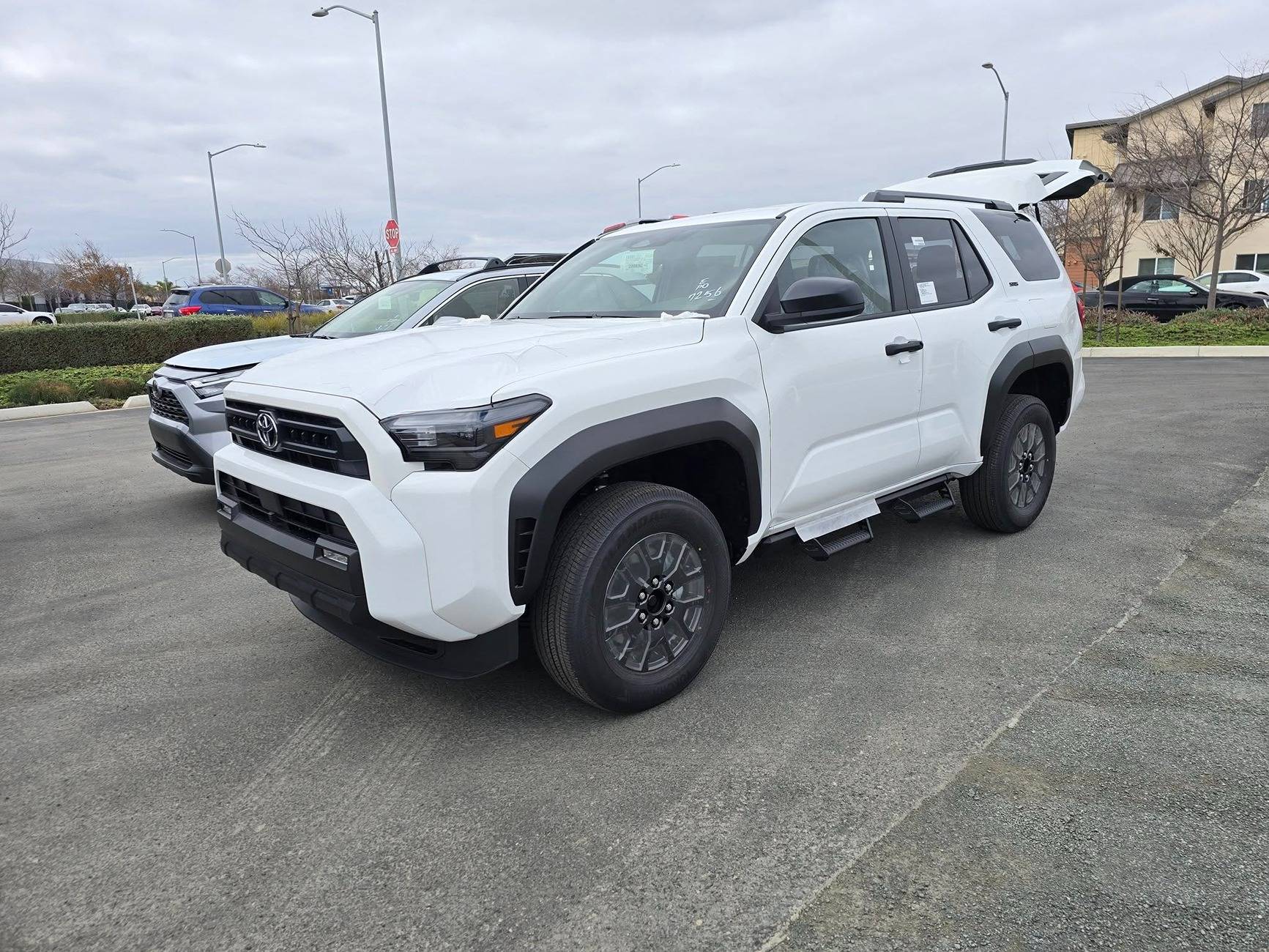 2025 4runner 6th gen ICE CAP WHITE Photos 4Runner 6th Gen (2025+) Ice Cap SR5 2025 4Runner 6th gen Toyota Santa Monica 1