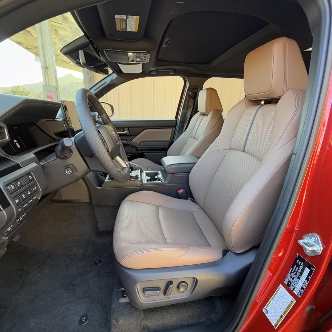 2025 4runner 6th gen Interior: PORTOBELLO - photos Portobello Interior Seats Limited 2025 4Runner1