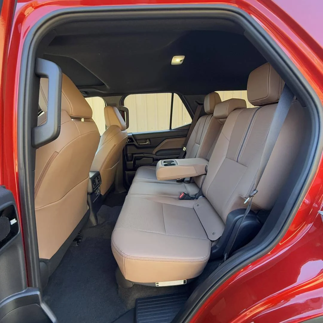 2025 4runner 6th gen Interior: PORTOBELLO - photos Portobello Interior Seats Limited 2025 4Runner3