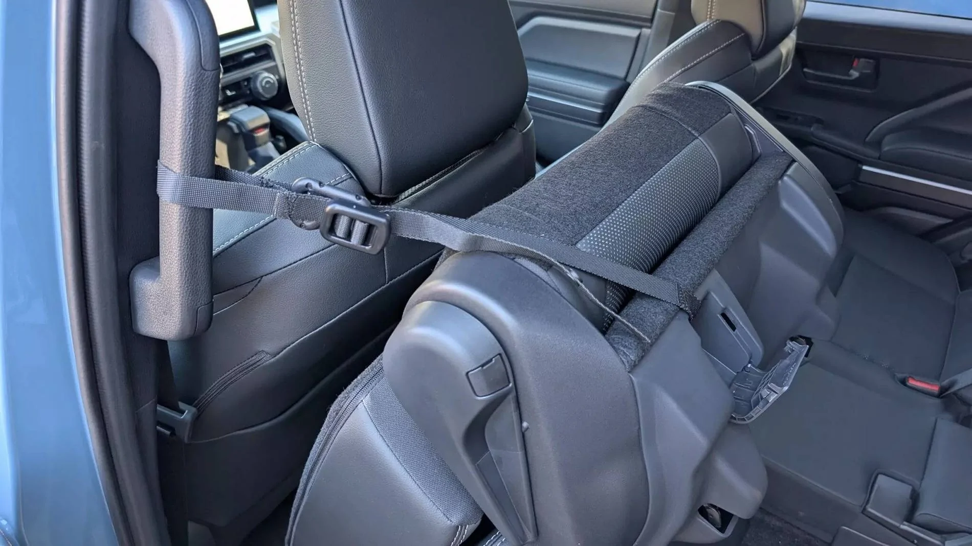 2025 4runner 6th gen Interior: BLACK - photos r-trd-off-road-premium-2025-4runner-6th-gen-7-jpeg