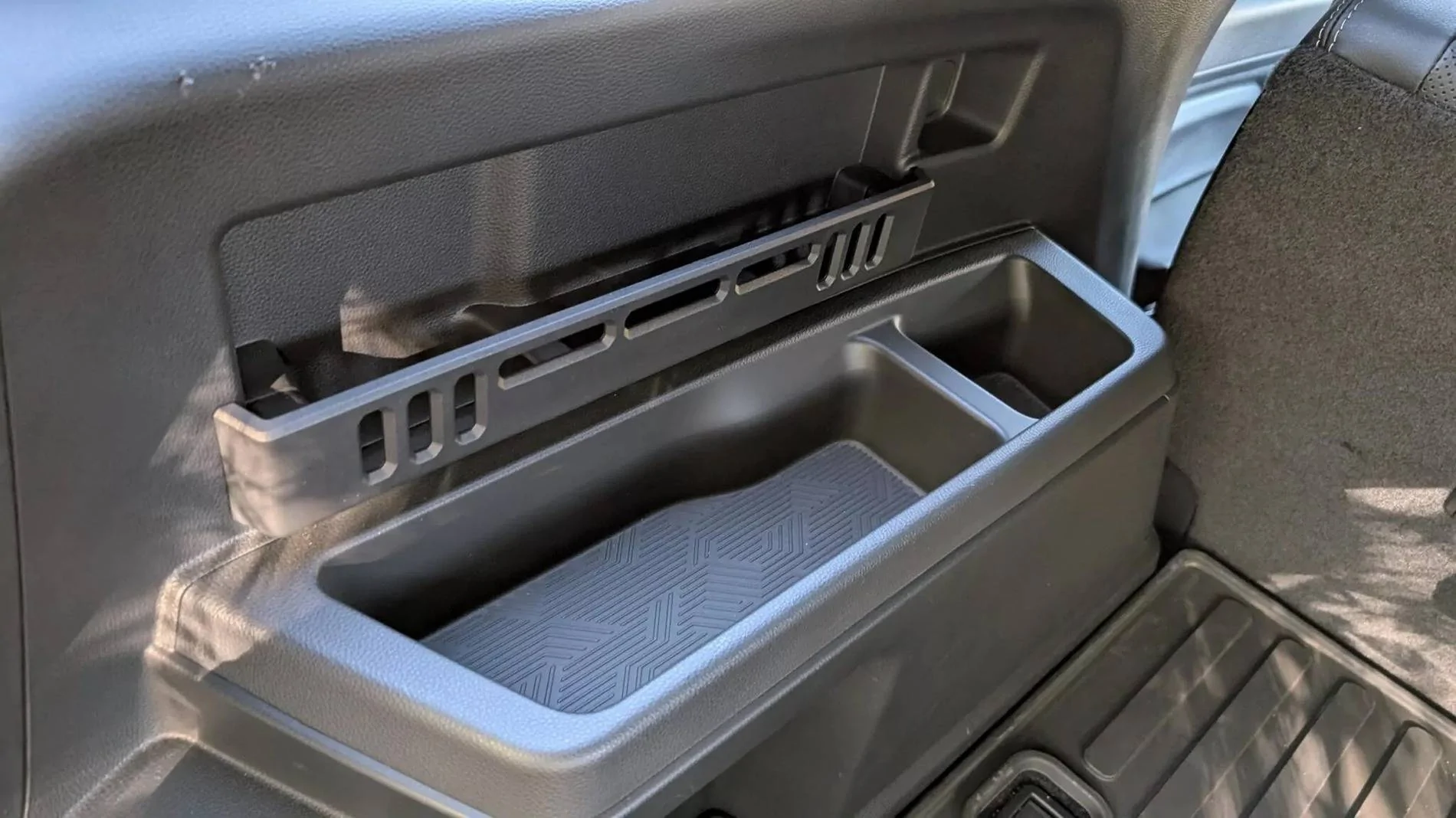 2025 4runner 6th gen Interior: BLACK - photos r-trd-off-road-premium-2025-4runner-6th-gen-2-jpeg