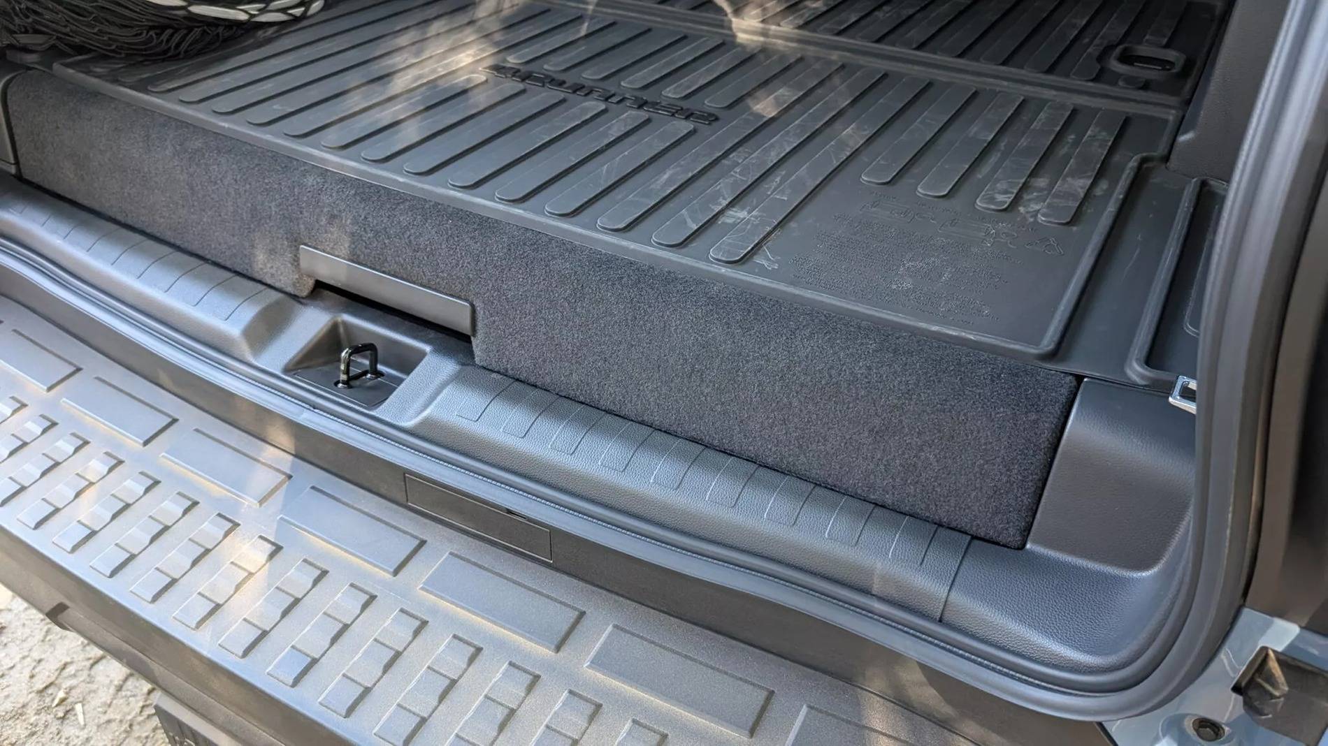 2025 4runner 6th gen Interior: BLACK - photos r-trd-off-road-premium-2025-4runner-6th-gen-5-jpe