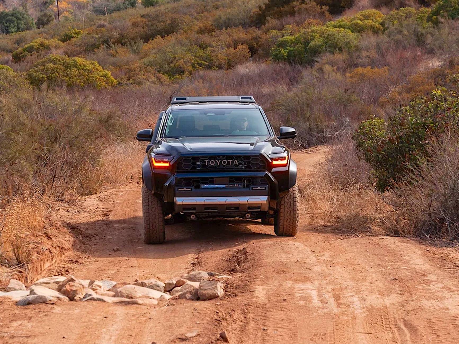 2025 4runner 6th gen BLACK Photos 4Runner 6th Gen (2025+) black-4runner-trailhunter-6th-gen-2025-4-