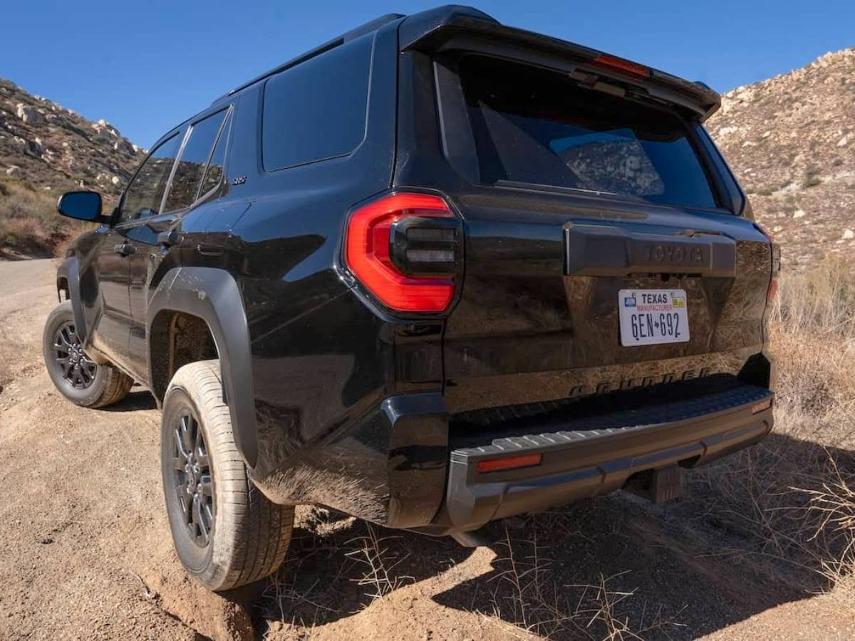 2025 4runner 6th gen BLACK Photos 4Runner 6th Gen (2025+) black-color-4runner-trailhunter-6th-gen-2025-6-
