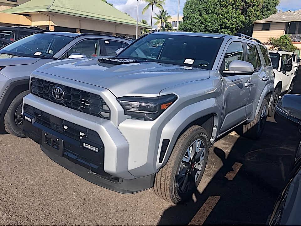 2025 4runner 6th gen CUTTING EDGE (Silver) Photos 4Runner 6th Gen (2025+) Cutting Edge TRD Sport 2025 4Runner 6th Gen 2