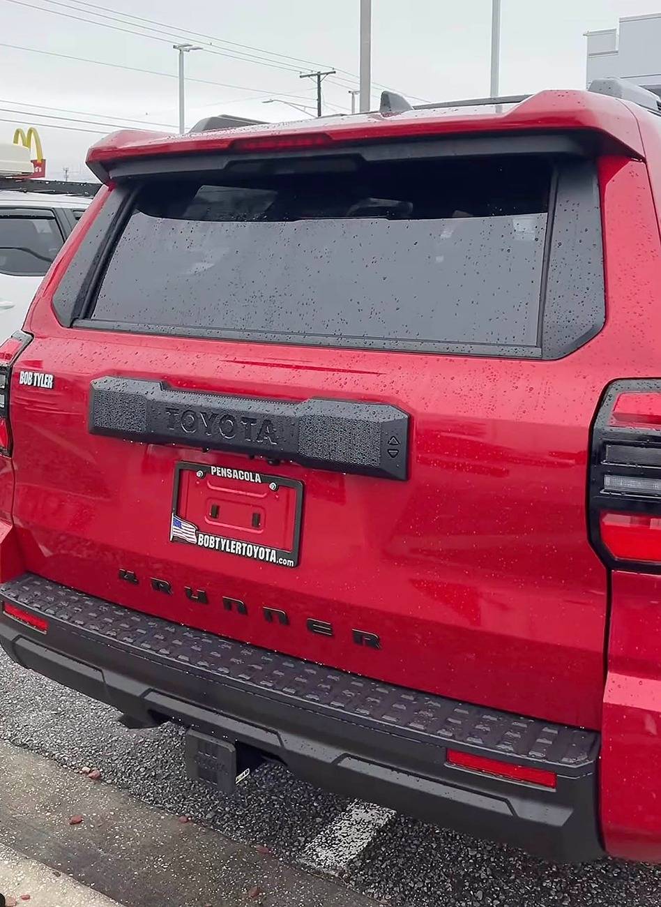 2025 4runner 6th gen Supersonic Red / Boulder Interior SR5 2025 4Runner video & pics Supersonic Red SR5 2025 4Runner 6th gen 1
